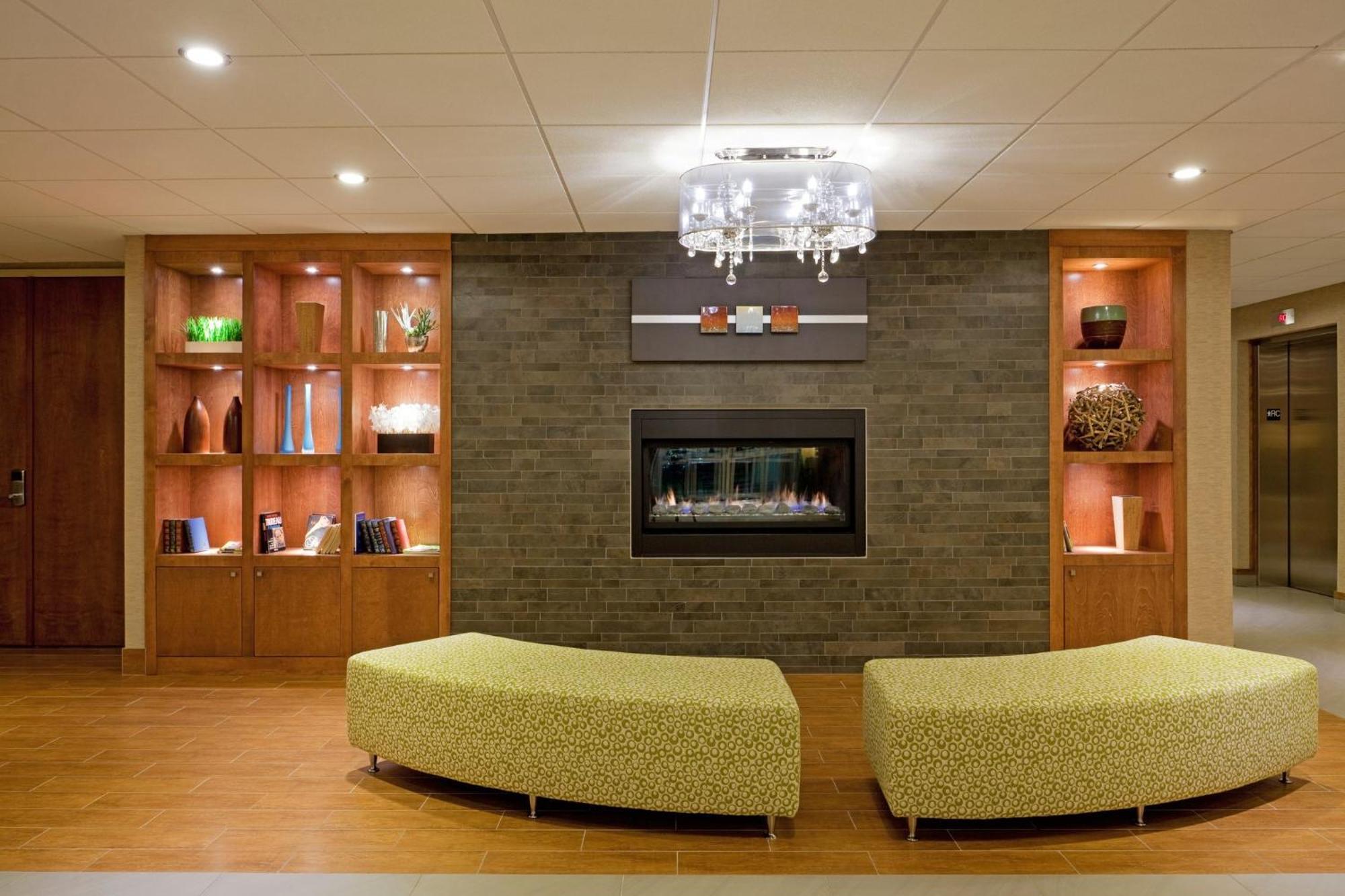 Holiday Inn Express Hotel & Suites Saint - Hyacinthe By Ihg Ngoại thất bức ảnh