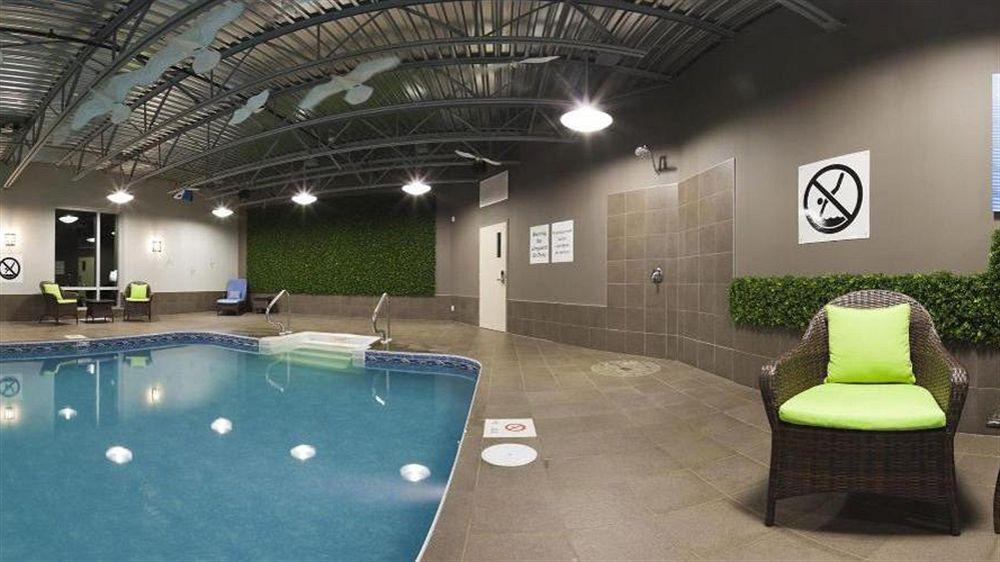 Holiday Inn Express Hotel & Suites Saint - Hyacinthe By Ihg Ngoại thất bức ảnh
